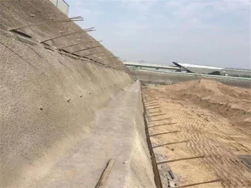 黑水河道边坡加固